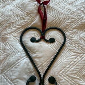 Elegant Iron Black Heart Wall Decor